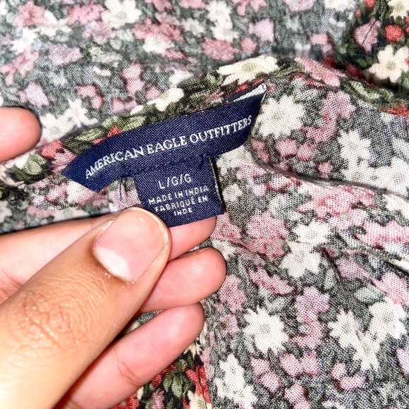 Cute Floral Top - Picture 3 of 3